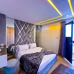 Veluxa - Luxury Holiday Homes - Centric Flat